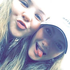 Meet your Posher, Halli